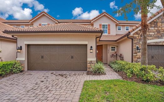 Town House For Sale in Orlando Florida 4 Beds 4 Baths