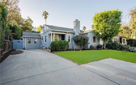 Single Family House For Sale in Sherman Oaks California 3 Beds 3 Baths