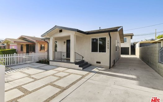 Multi Family House For Sale in Los Angeles California 3 Beds 3 Baths