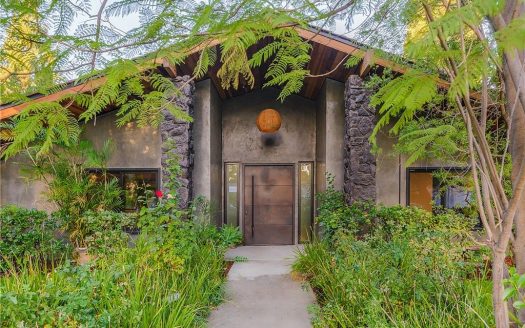 Single Family House For Sale in Northridge California 4 Beds 4 Baths