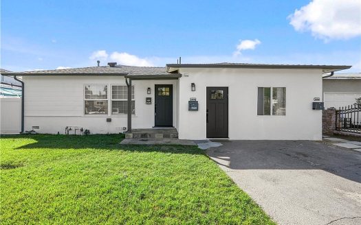 Single Family House For Sale in Canoga Park California 4 Beds 3 Baths
