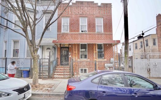 Town House For Sale in Brooklyn New York 7 Beds 4 Baths