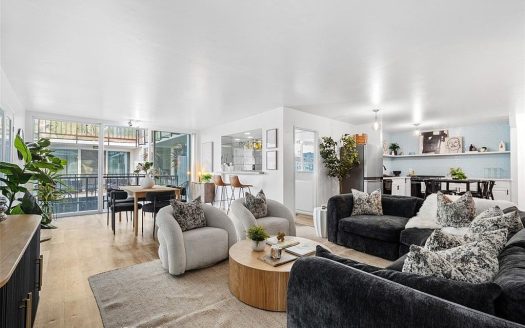 Condo For Sale in Beverly Hills California 2 Beds 2 Baths