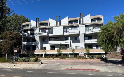 Condo For Sale in Sherman Oaks California 2 Beds 2 Baths