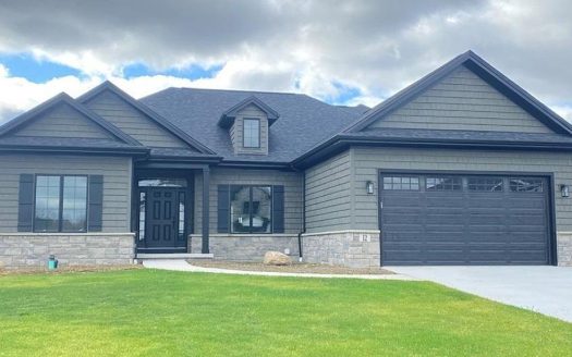 Single Family House For Sale in Williamsville New York 3 Beds 2 Baths
