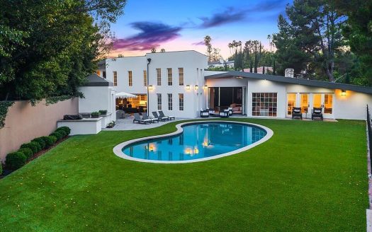 Single Family House For Sale in Beverly Hills California 4 Beds 6 Baths