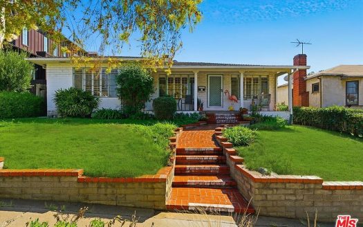 Single Family House For Sale in Santa Monica California 4 Beds 2 Baths