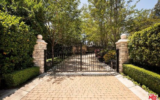 Single Family House For Sale in Beverly Hills California 6 Beds 8 Baths