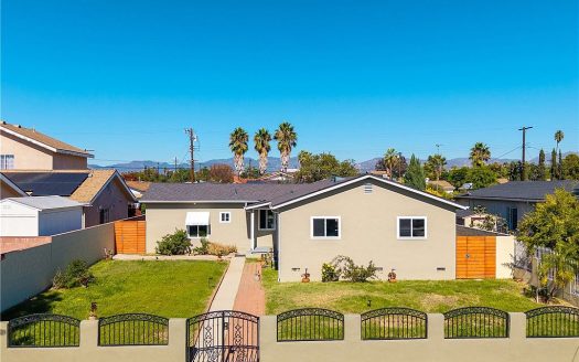 Single Family House For Sale in North Hollywood California 5 Beds 2 Baths