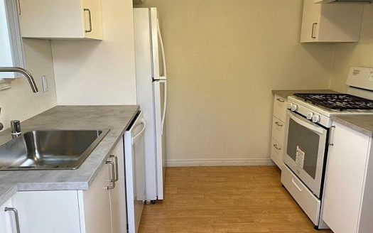 Multi Family For Rent in Sunland California 1 Beds 1 Bath