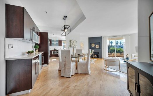 Condo For Sale in Venice California 2 Beds 2 Baths