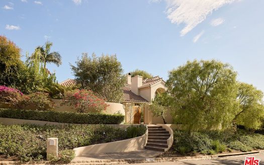 Single Family House For Sale in Pacific Palisades California 5 Beds 6 Baths