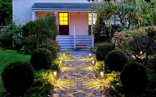 Single Family House For Sale in Garrison New York 3 Beds 2 Baths