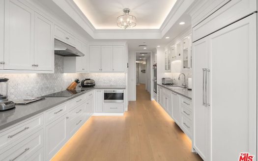 Condo For Sale in Beverly Hills California 2 Beds 3 Baths