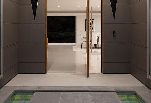 Single Family House For Sale in Beverly Hills California 3 Beds 4 Baths