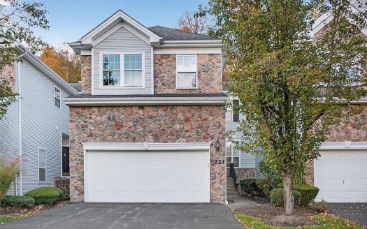 Single Family House For Sale in Tuxedo Park New York 3 Beds 3 Baths