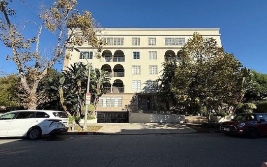 Condo For Sale in Beverly Hills California 1 Bed 2 Baths