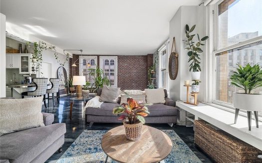 Condo For Sale in Los Angeles California 1 Beds 1 Bath