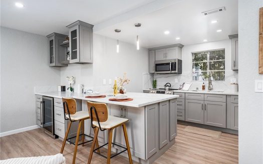 Apartment For Rent in Long Beach California 2 Beds 1 Bath