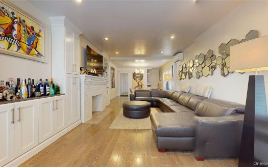Single Family House For Sale in Brooklyn New York 3 Beds 4 Baths