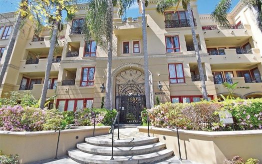 Condo For Sale in Beverly Hills California 3 Beds 3 Baths