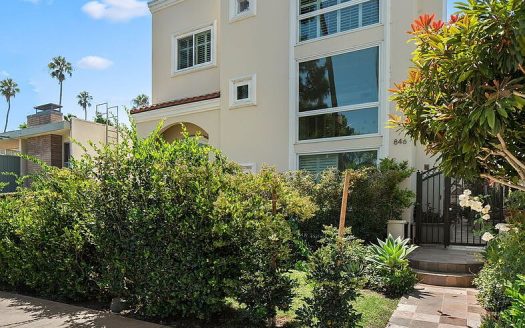 Condo For Sale in Santa Monica California 3 Beds 3 Baths