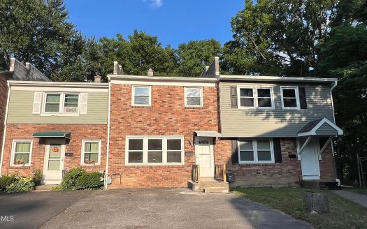 Town House For Sale in Albany New York 3 Beds 1 Bath