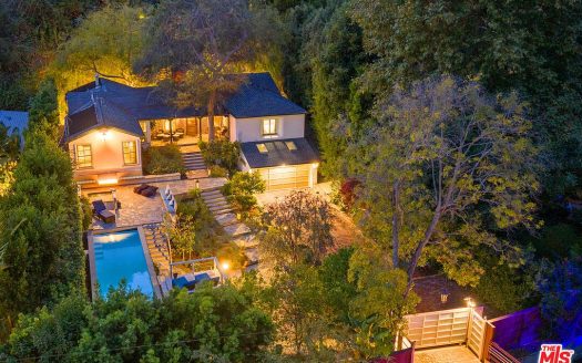 Single Family House For Sale in Los Angeles California 3 Beds 4 Baths