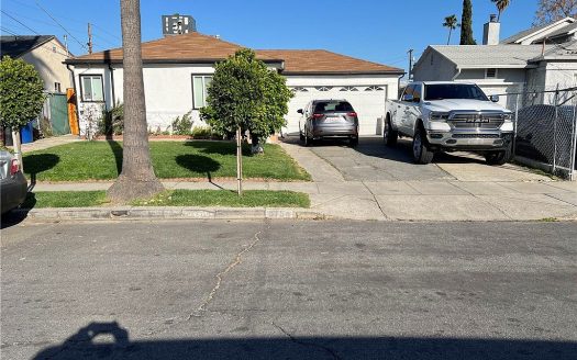 Single Family For Sale in North Hollywood California 2 Beds 1 Bath