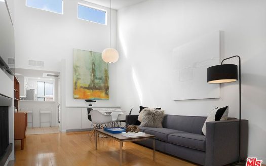 Condo For Sale in Santa Monica California 1 Beds 1 Bath