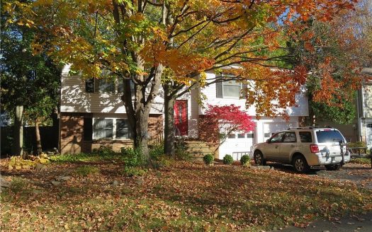 Single Family House For Sale in Hamburg New York 4 Beds 3 Baths