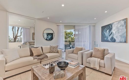 Condo For Sale in Beverly Hills California 2 Beds 3 Baths