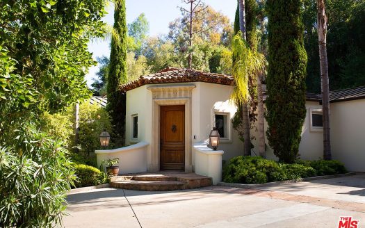 Single Family House For Sale in Beverly Hills California 4 Beds 5 Baths