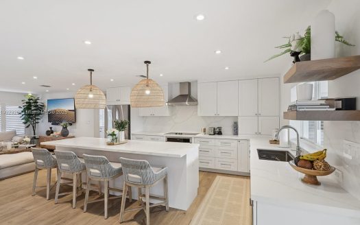 Single Family House For Sale in Miami Florida 4 Beds 3 Baths