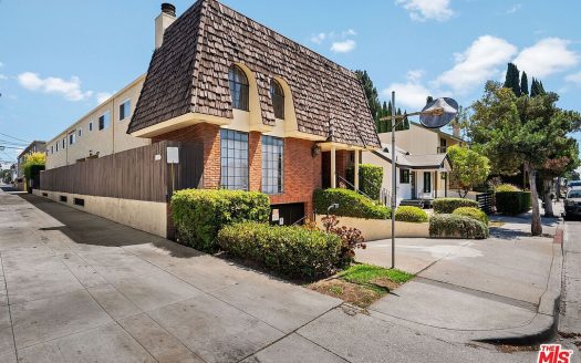 Town House For Sale in Santa Monica California 3 Beds 3 Baths