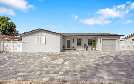 Single Family House For Sale in Miami Florida 3 Beds 2 Baths