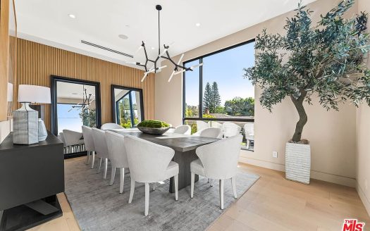 Single Family House For Sale in Los Angeles California 6 Beds 8 Baths