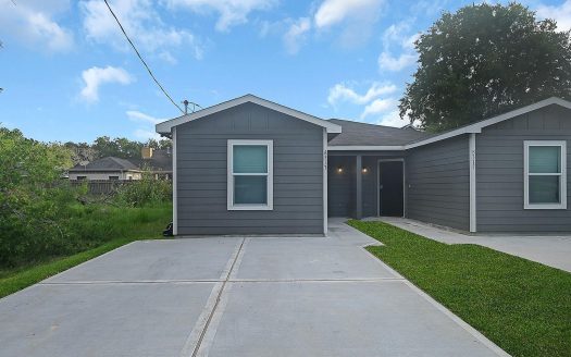 Multi Family For Rent in Houston Texas 3 Beds 2 Baths