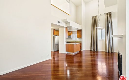 Condo For Sale in Los Angeles California 2 Beds 3 Baths