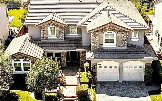 Single Family House For Sale in Northridge California 4 Beds 5 Baths