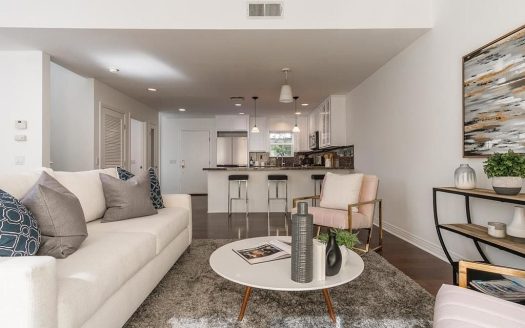 Town House For Sale in North Hollywood California 3 Beds 2 Baths