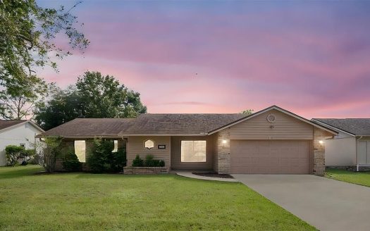 Single Family House For Sale in Orlando Florida 3 Beds 2 Baths