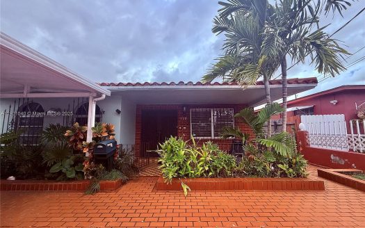 Single Family House For Sale in Miami Florida 3 Beds 2 Baths
