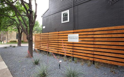 Townhome For Rent in Dallas Texas 1 Bed 2 Baths