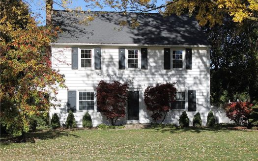 Single Family House For Sale in Lockport New York 3 Beds 2 Baths