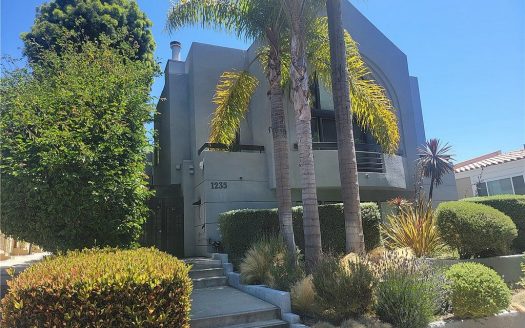Condo For Sale in Santa Monica California 2 Beds 3 Baths
