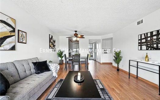 Apartment For Rent in Long Beach California 2 Beds 1 Bath