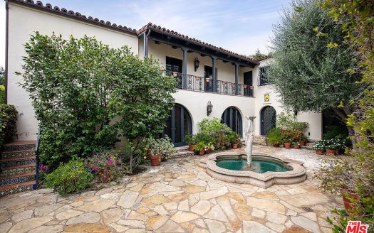 Single Family House For Sale in Beverly Hills California 4 Beds 5 Baths