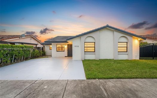 Single Family House For Sale in Miami Florida 3 Beds 2 Baths