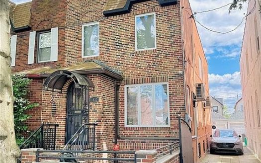 Single Family House For Sale in Brooklyn New York 3 Beds 4 Baths